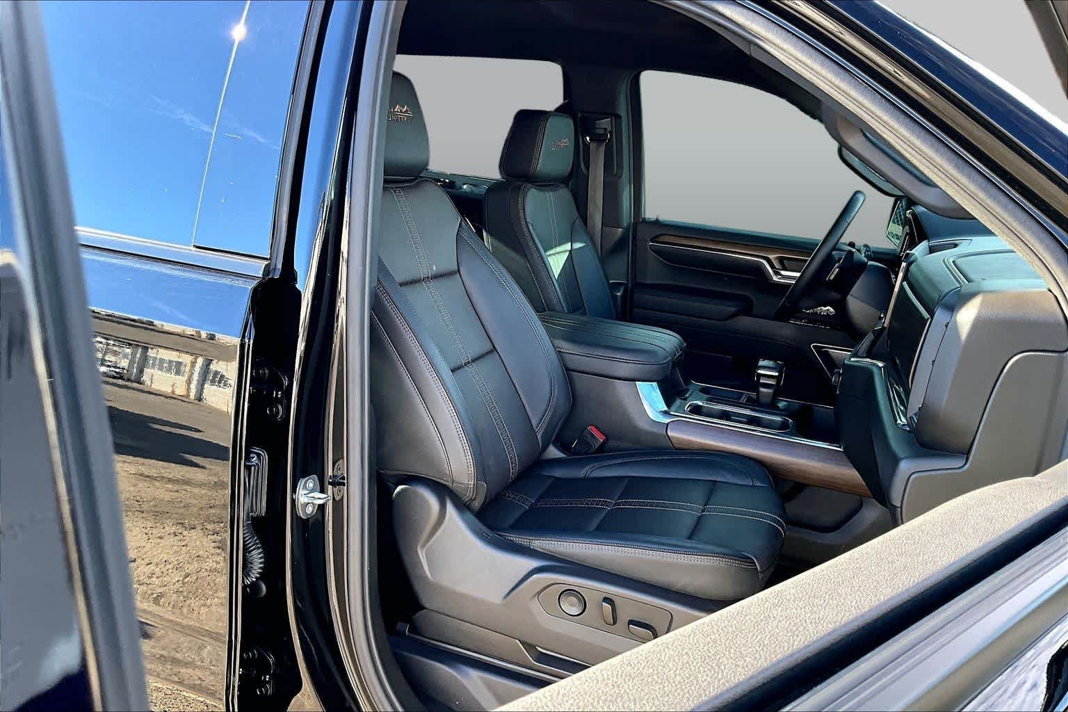 Used 2024 Black Chevrolet High Country image 11