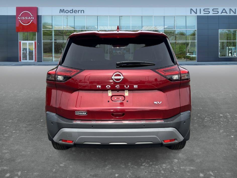 Used 2022 Scarlet Ember Tintcoat Nissan SV image 7