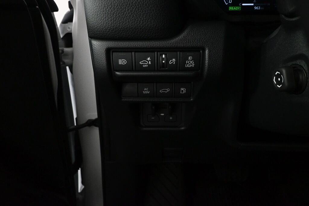 Used 2027 Ice Cap Toyota BASE image 9