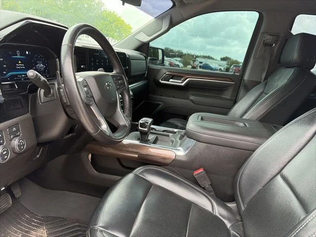Used 2022 White Chevrolet RST image 8