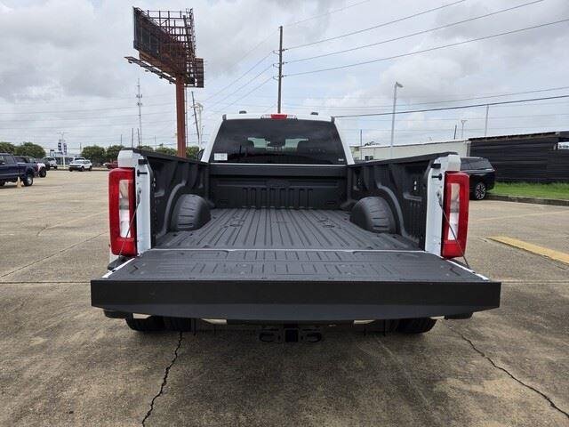 New 2026 Oxford White Ford F-350® XLT image 29
