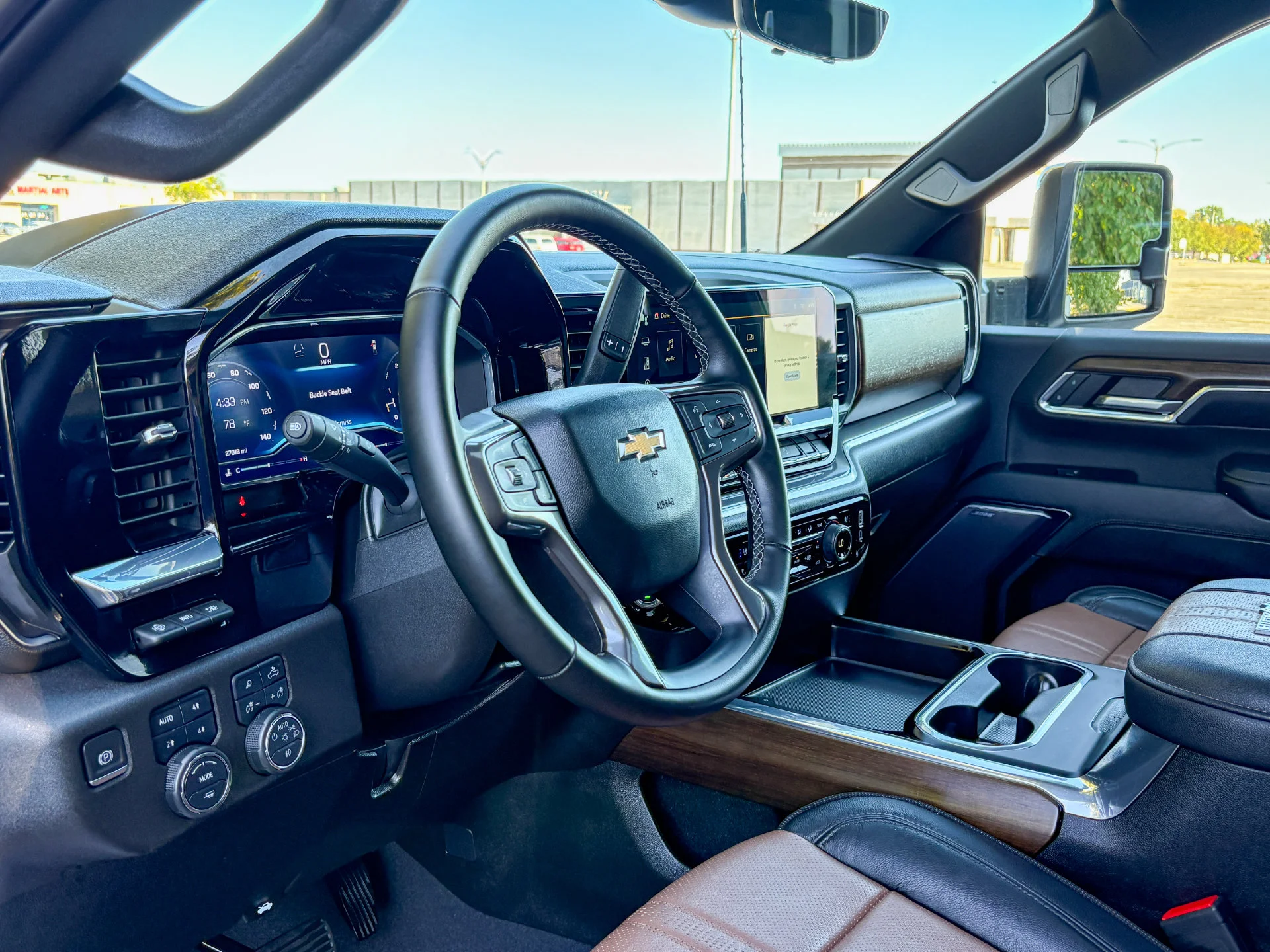 Used 2024 White Chevrolet High Country image 14
