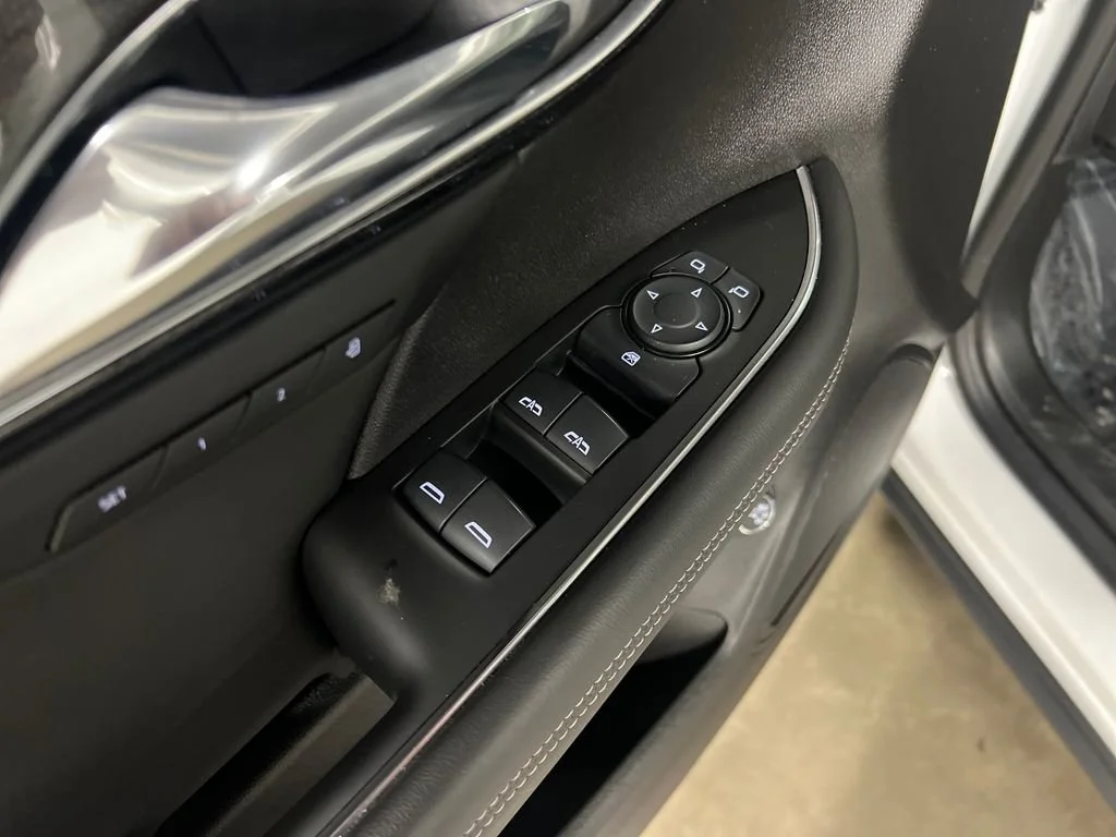 2023 Buick Envision Essence - Photo 17