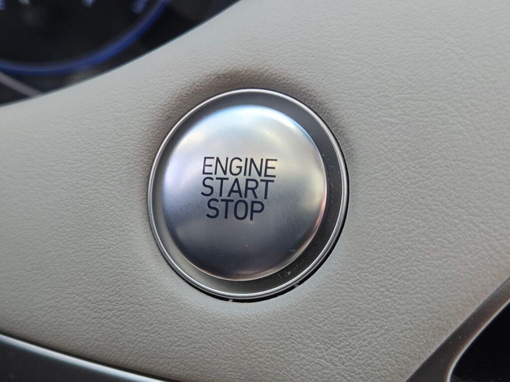 Used 2021 White Hyundai SEL image 30