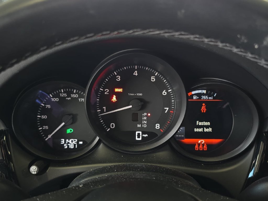 Used 2023  Porsche Base image 6