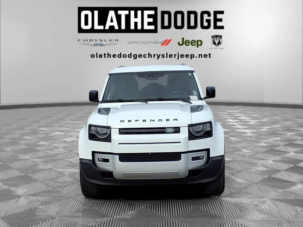 Used 2025 White Land Rover S image 29