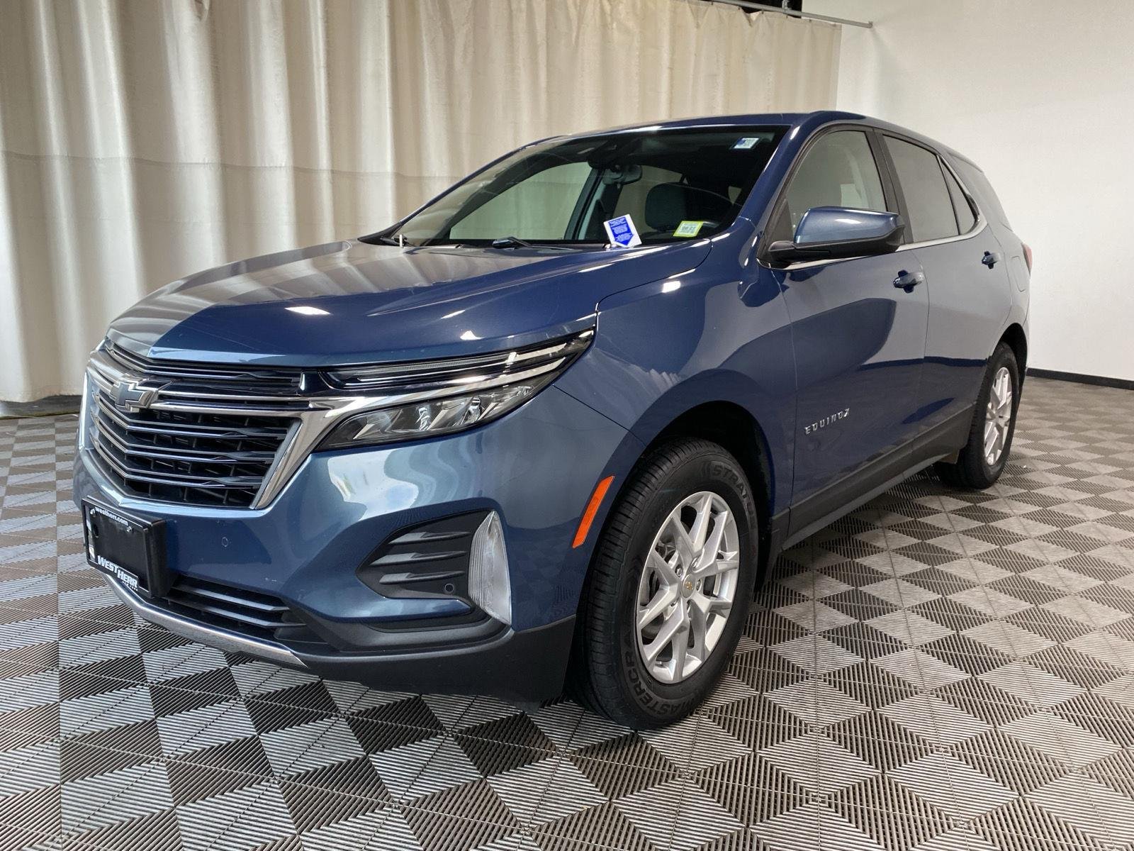 Used 2024 Lakeshore Blue Metallic Chevrolet LT image 3