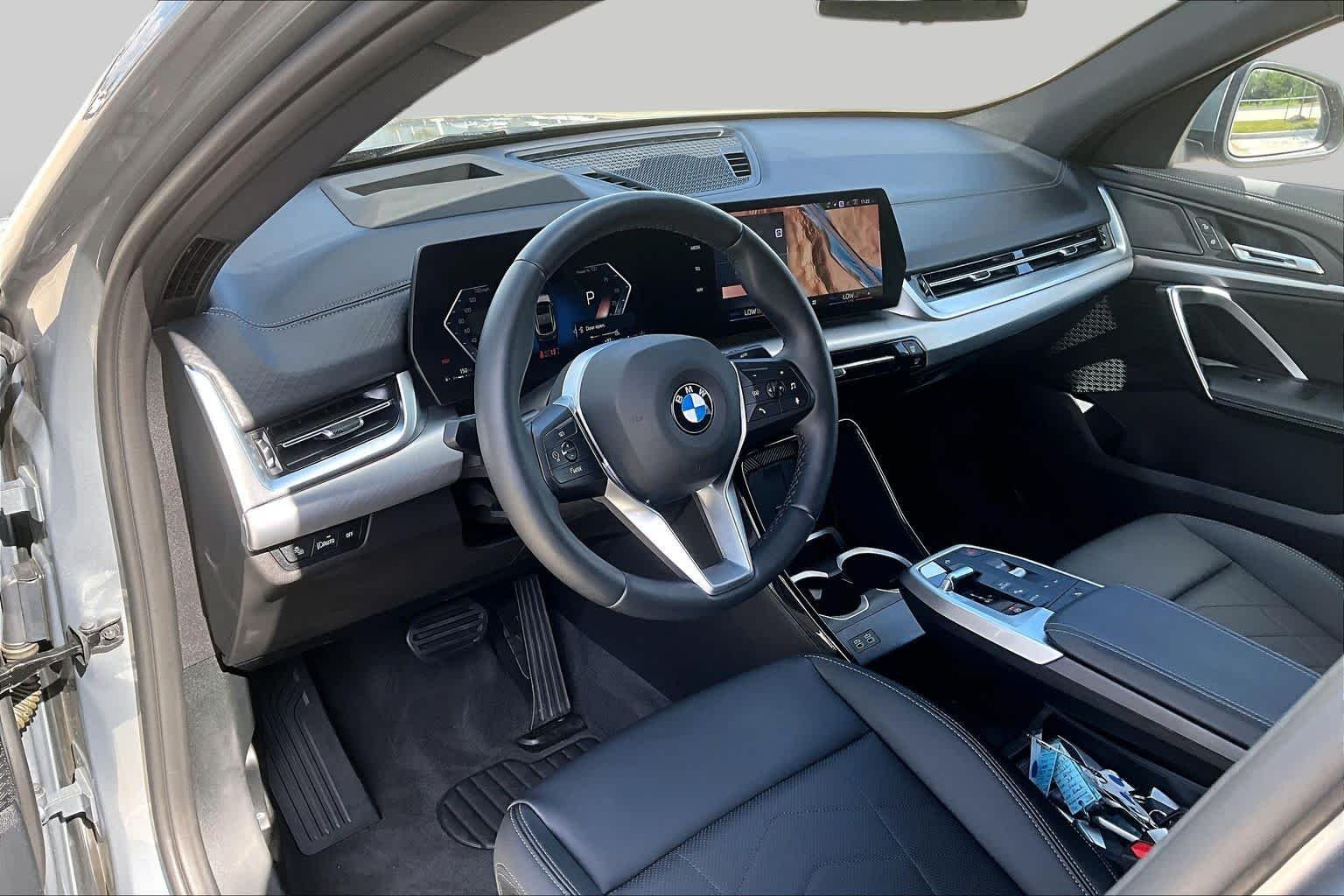 Used 2026 Skyscraper Grey Metallic BMW xDrive28i image 16