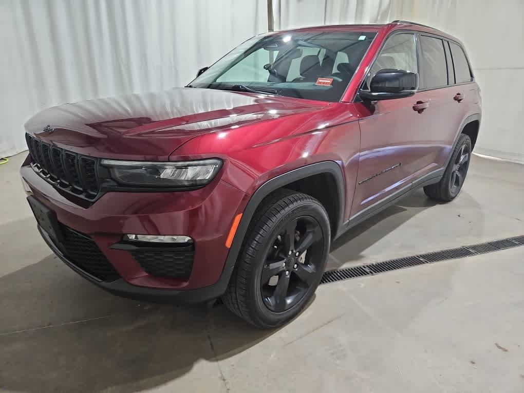 Used 2023 Velvet Red Pearlcoat Jeep Limited image 2