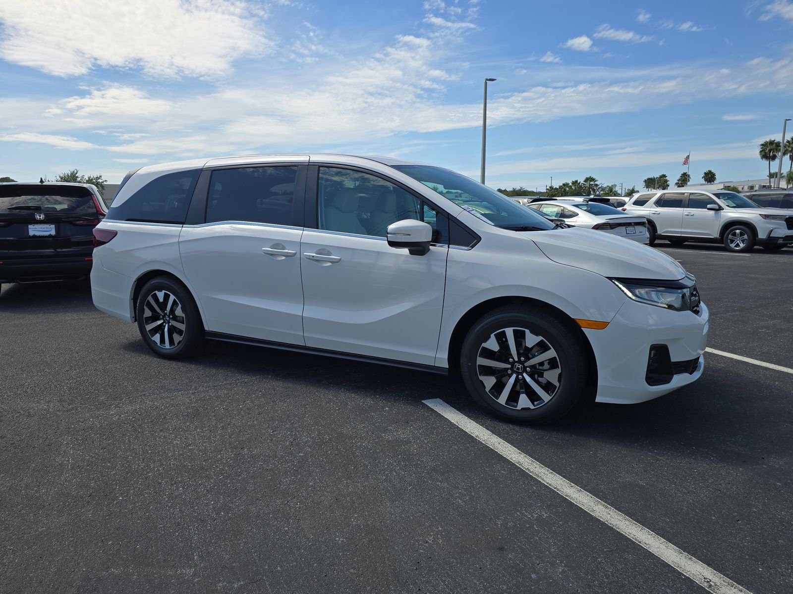 New 2026 Platinum White Pearl Honda EX-L image 2