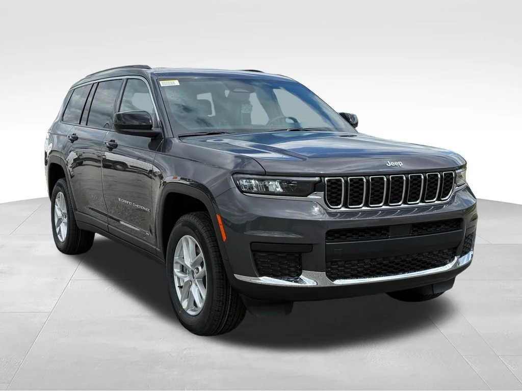 New 2026 Baltic Gray Metallic Clear-Coat Exterior Paint Jeep Laredo image 32