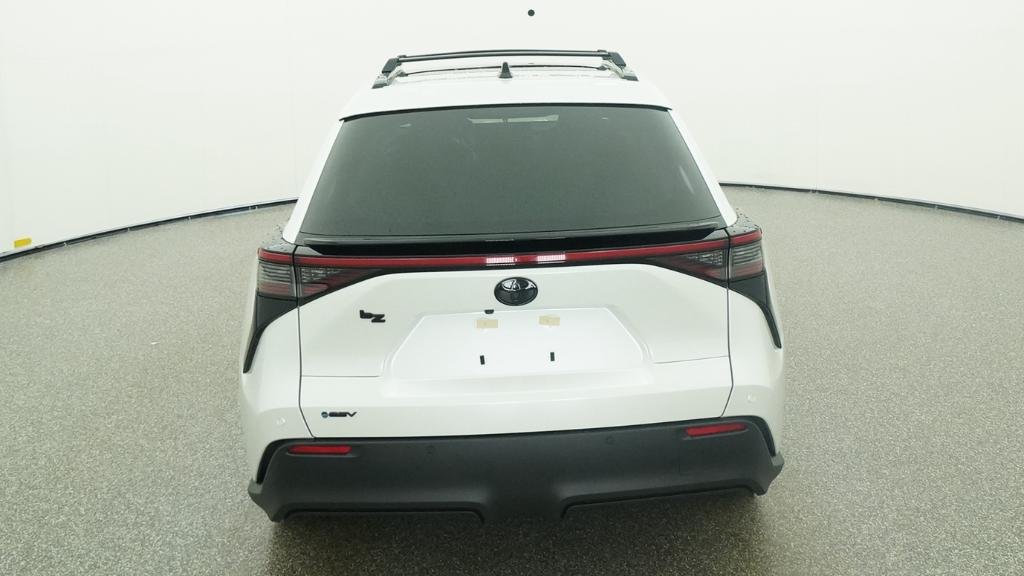 New 2026 Wind Chill Pearl Toyota XLE image 37