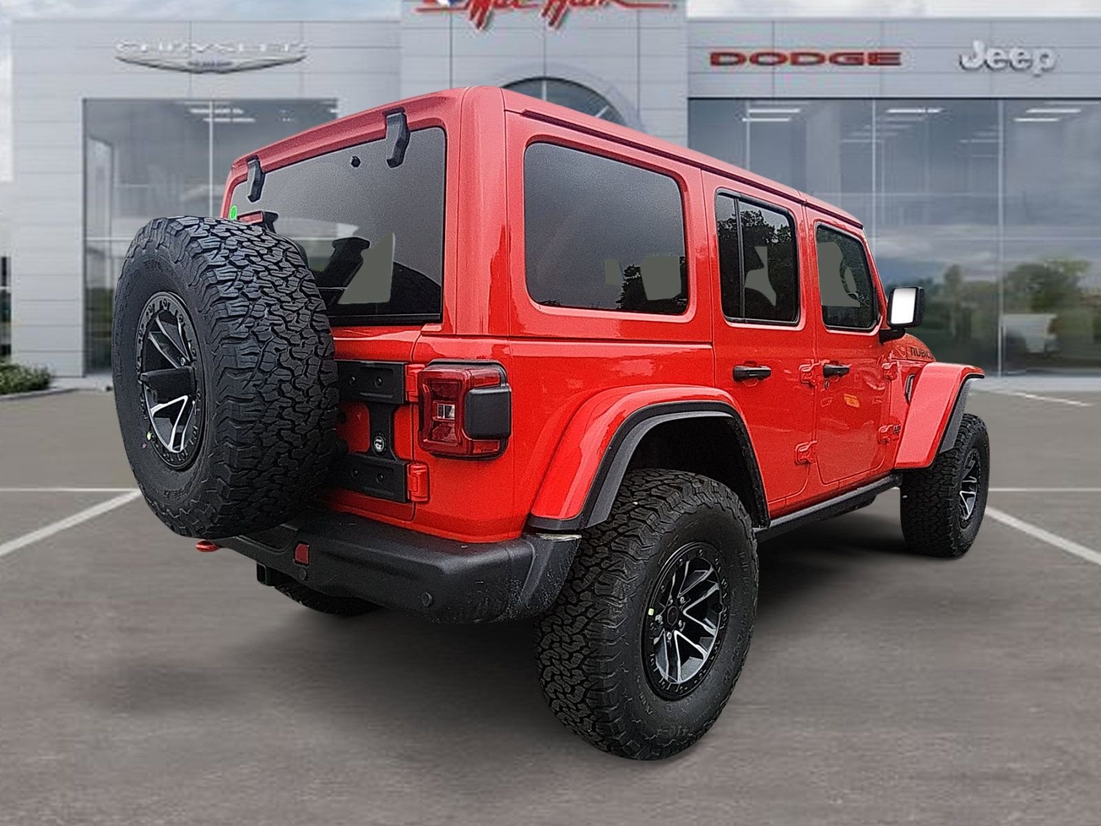 New 2026 Firecracker Red Clear-Coat Exterior Paint Jeep Rubicon X image 5