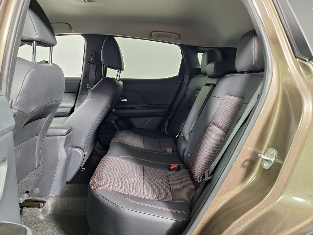 Used 2026 Bronze Metallic Nissan SR image 10