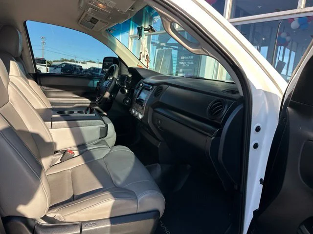 Used 2017 White Toyota SR image 10