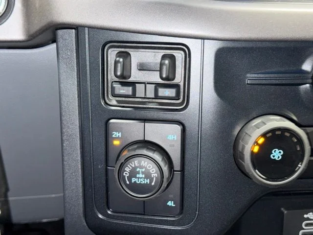 New 2026 Oxford White Ford XLT image 21
