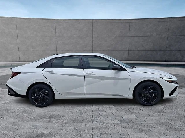 New 2026 White Hyundai SEL Sport image 8