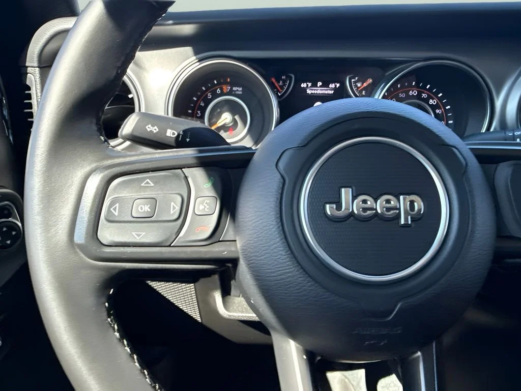 Used 2022 Black Jeep Sport image 13
