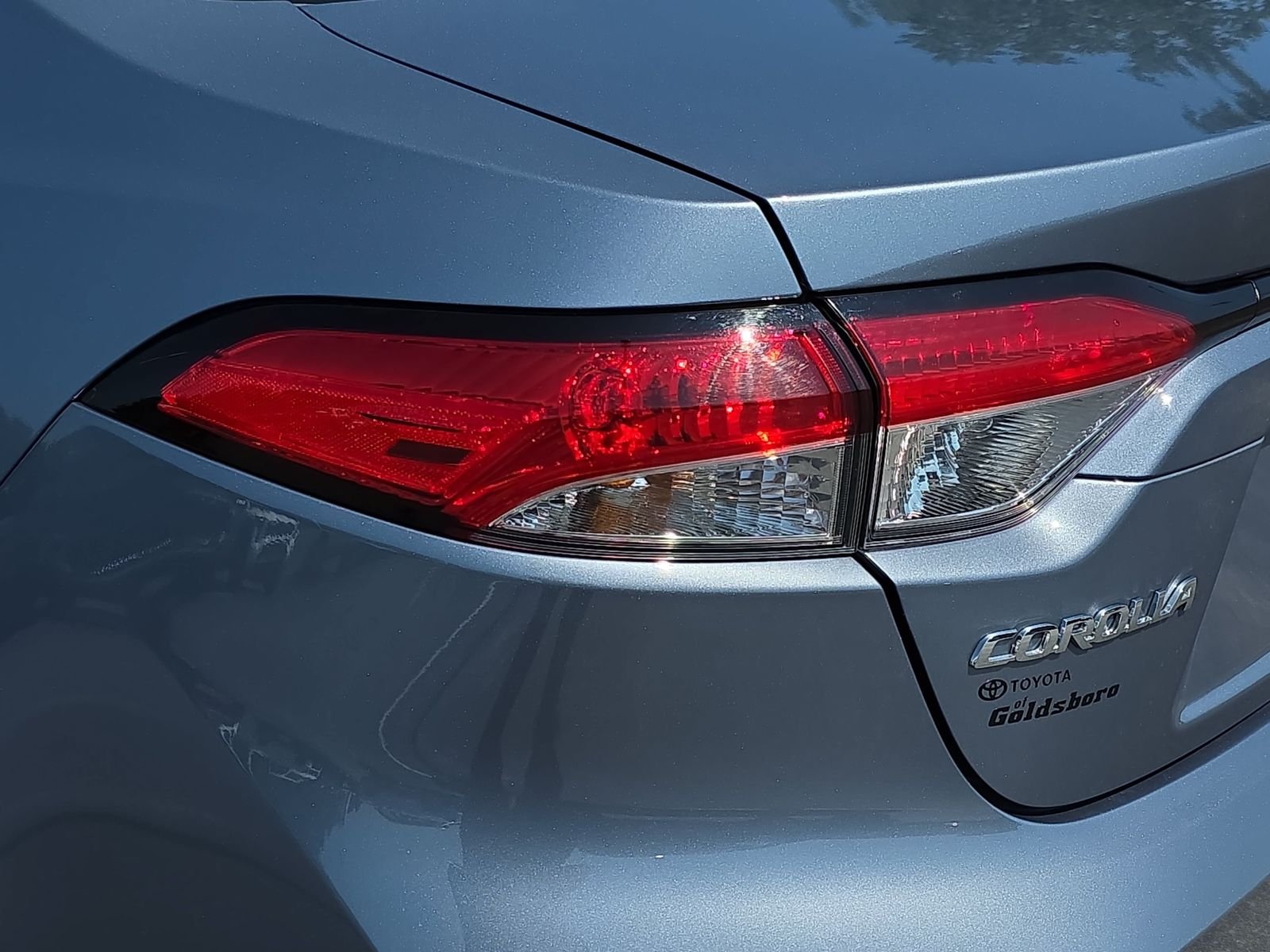 Used 2025  Toyota LE image 31