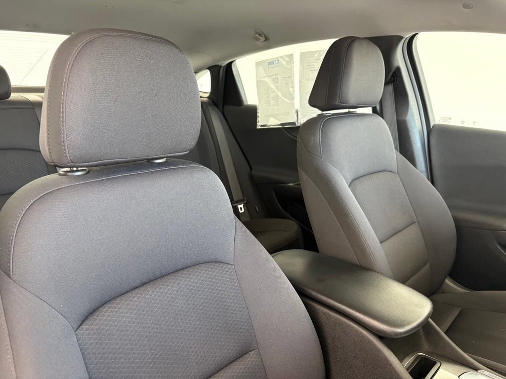 Used 2021 SUMMIT WHITE Chevrolet RS image 34