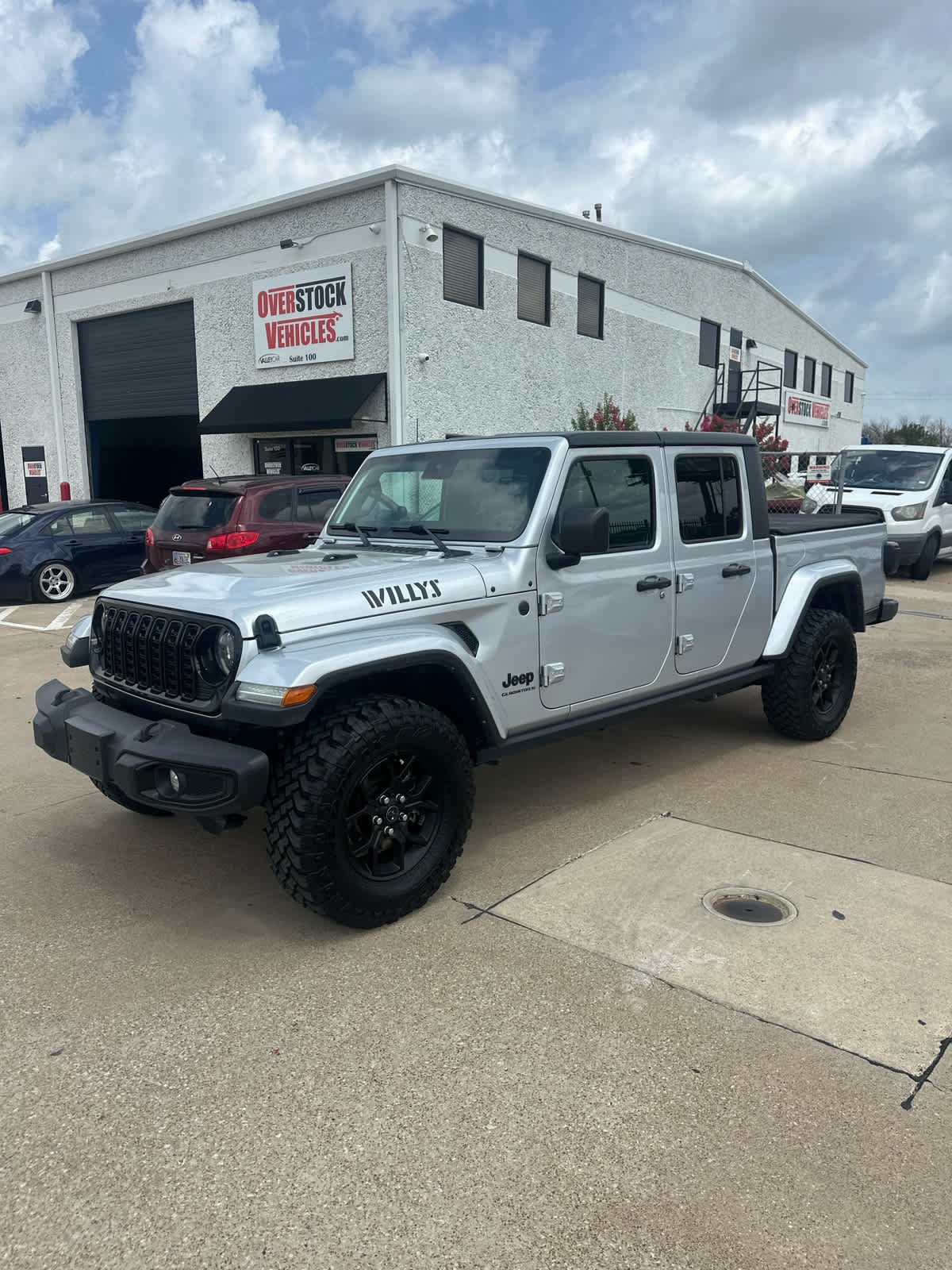 Used 2024 Silver Zynith Clearcoat Jeep Willys image 3