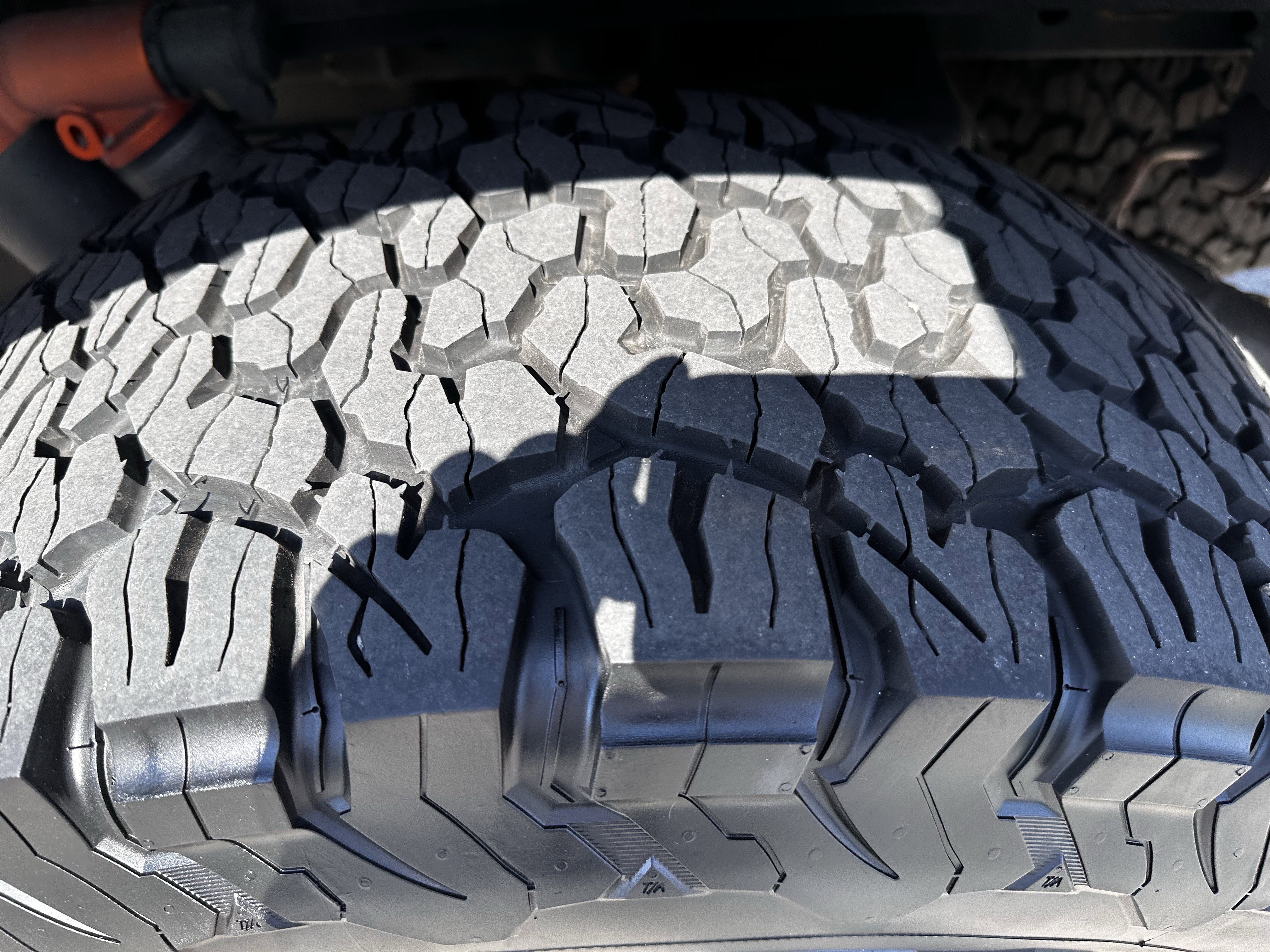 Used 2024 Oxford White Clearcoat Ford Raptor image 21