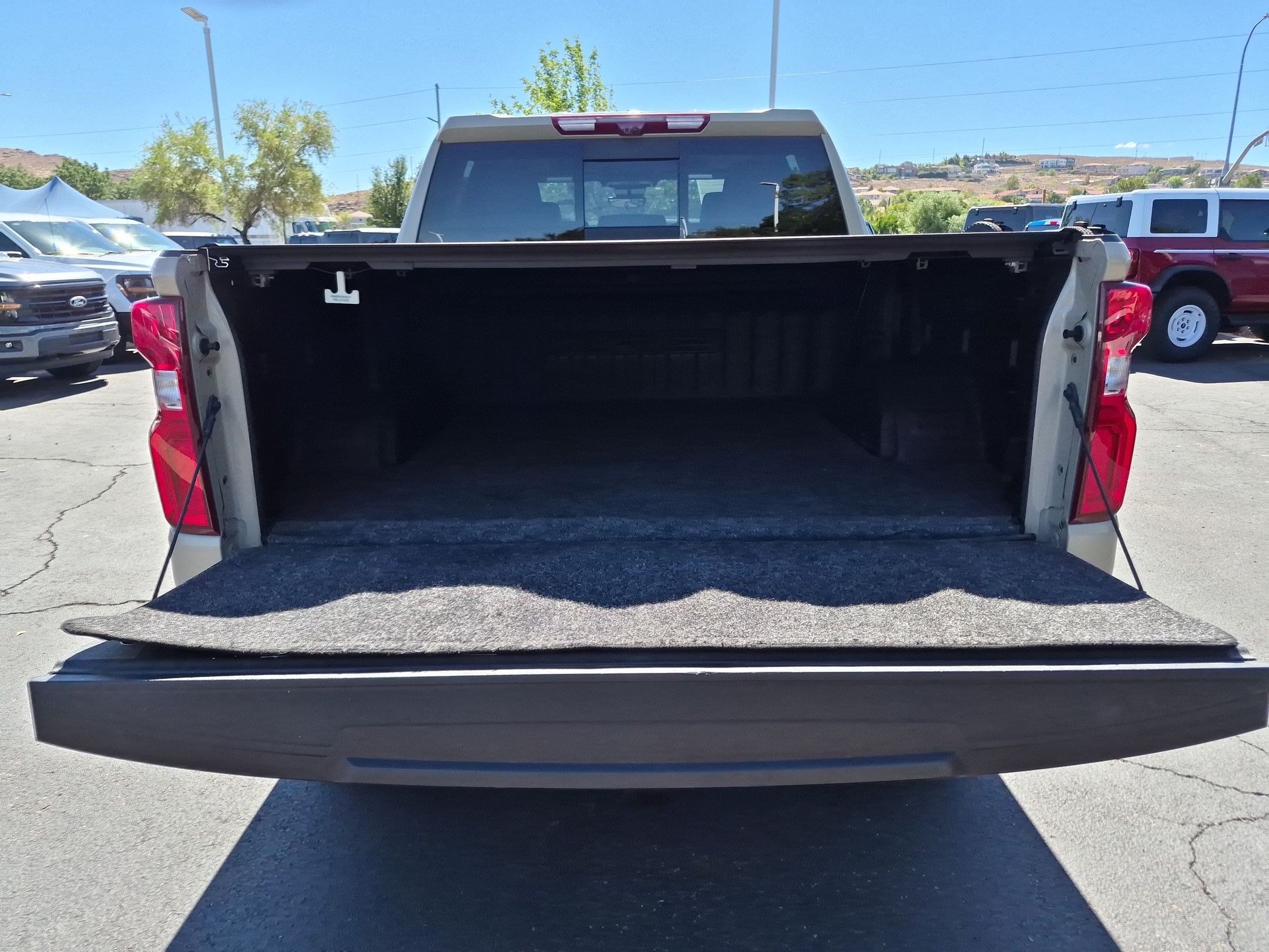 Used 2022 Sand Dune Metallic Chevrolet ZR2 image 19