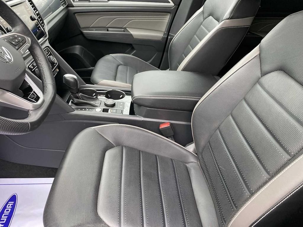 Used 2022 Gray Volkswagen 3.6L V6 SEL Premium R-Line image 26