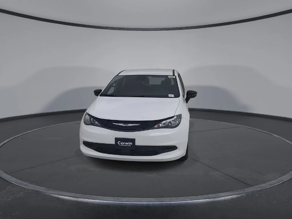 New 2027 Bright White Clear-Coat Paint Chrysler LX image 4