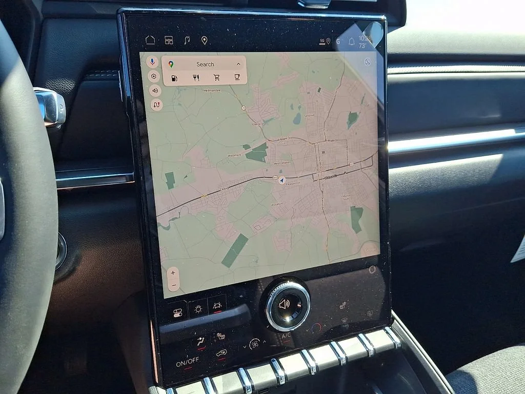 New 2027 Summit White GMC Elevation image 9