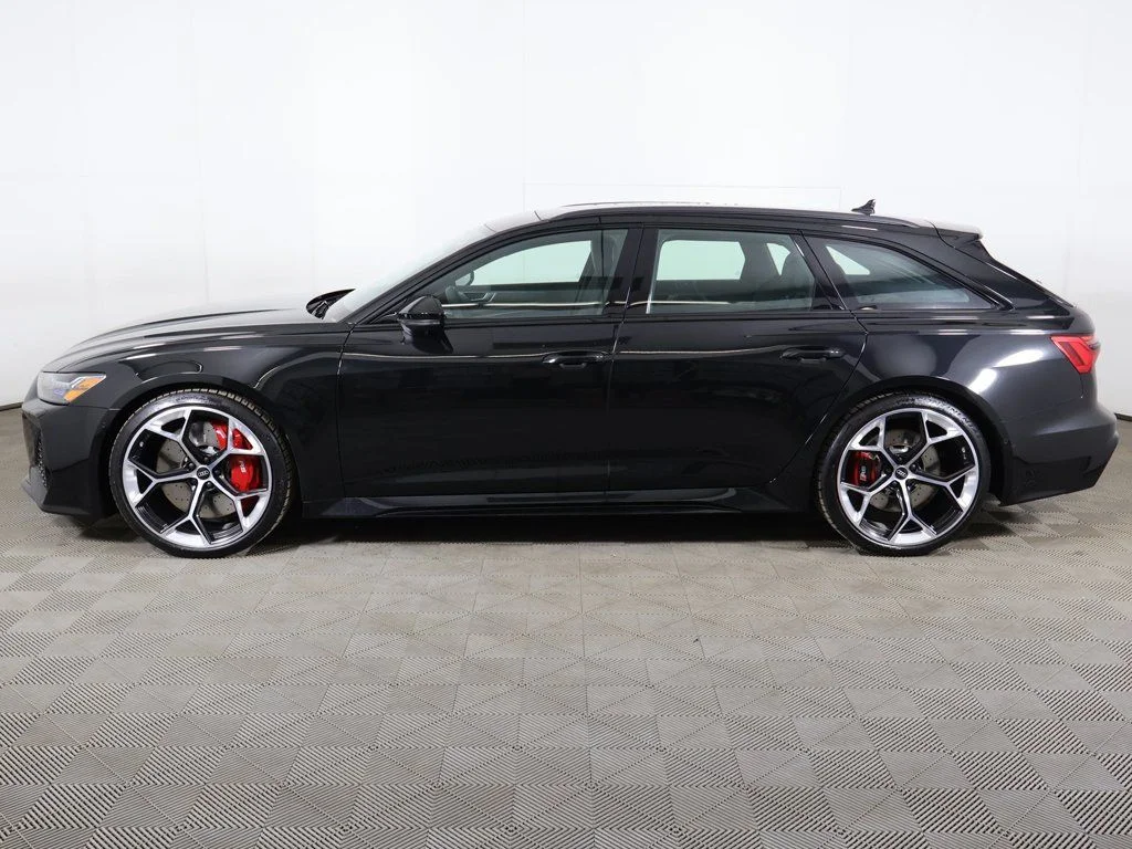 Used 2025 Mythos Black Metallic Audi 4.0T image 19