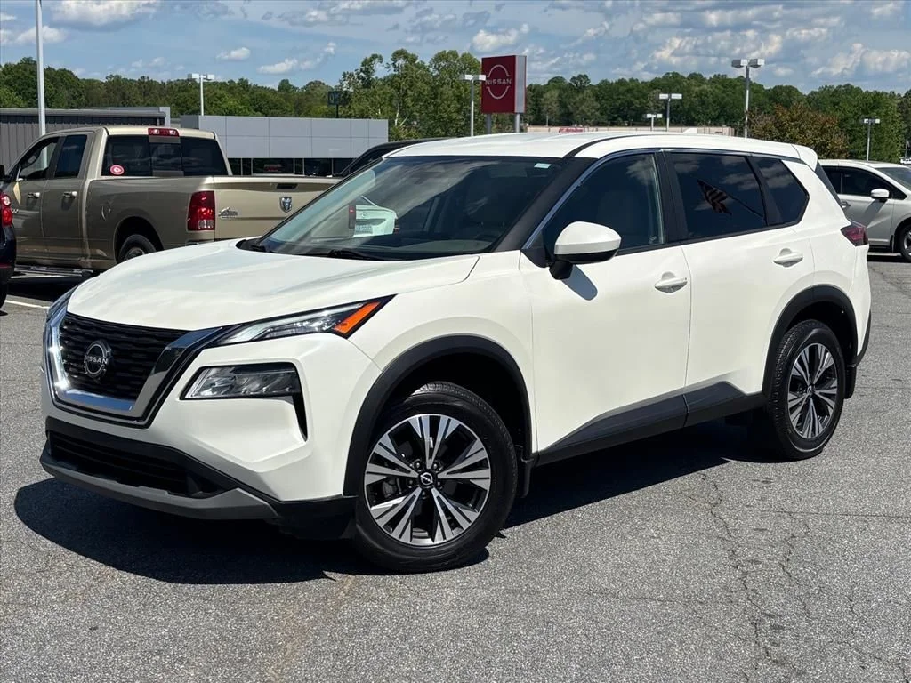 Used 2023 White Nissan SV image 2