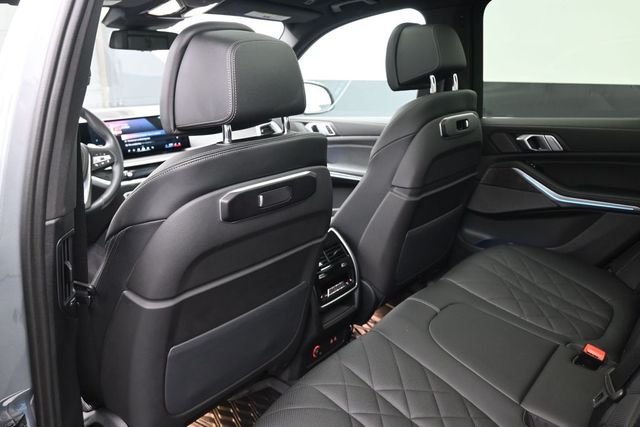 Used 2025 Gray BMW sDrive40i image 10