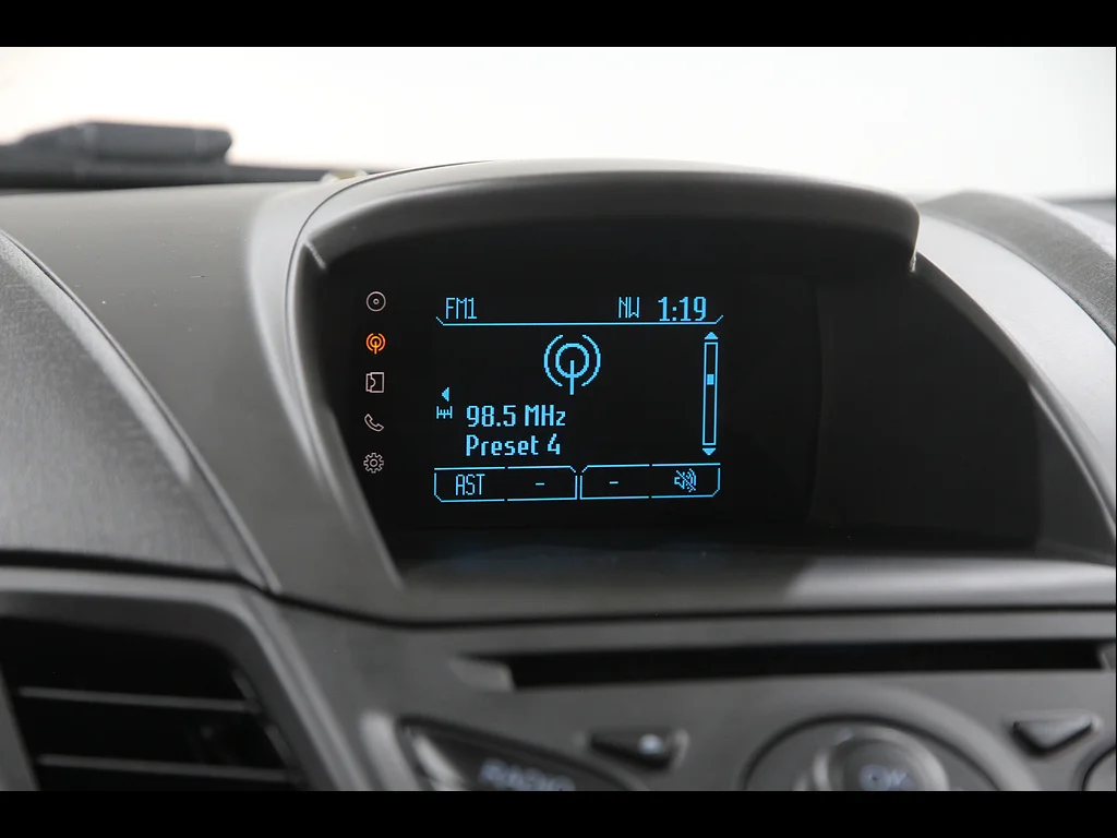 Used 2015 Magnetic Ford SE image 9