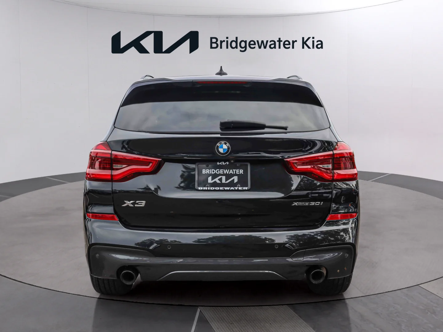 Used 2021 Black Sapphire Metallic BMW xDrive30i image 5