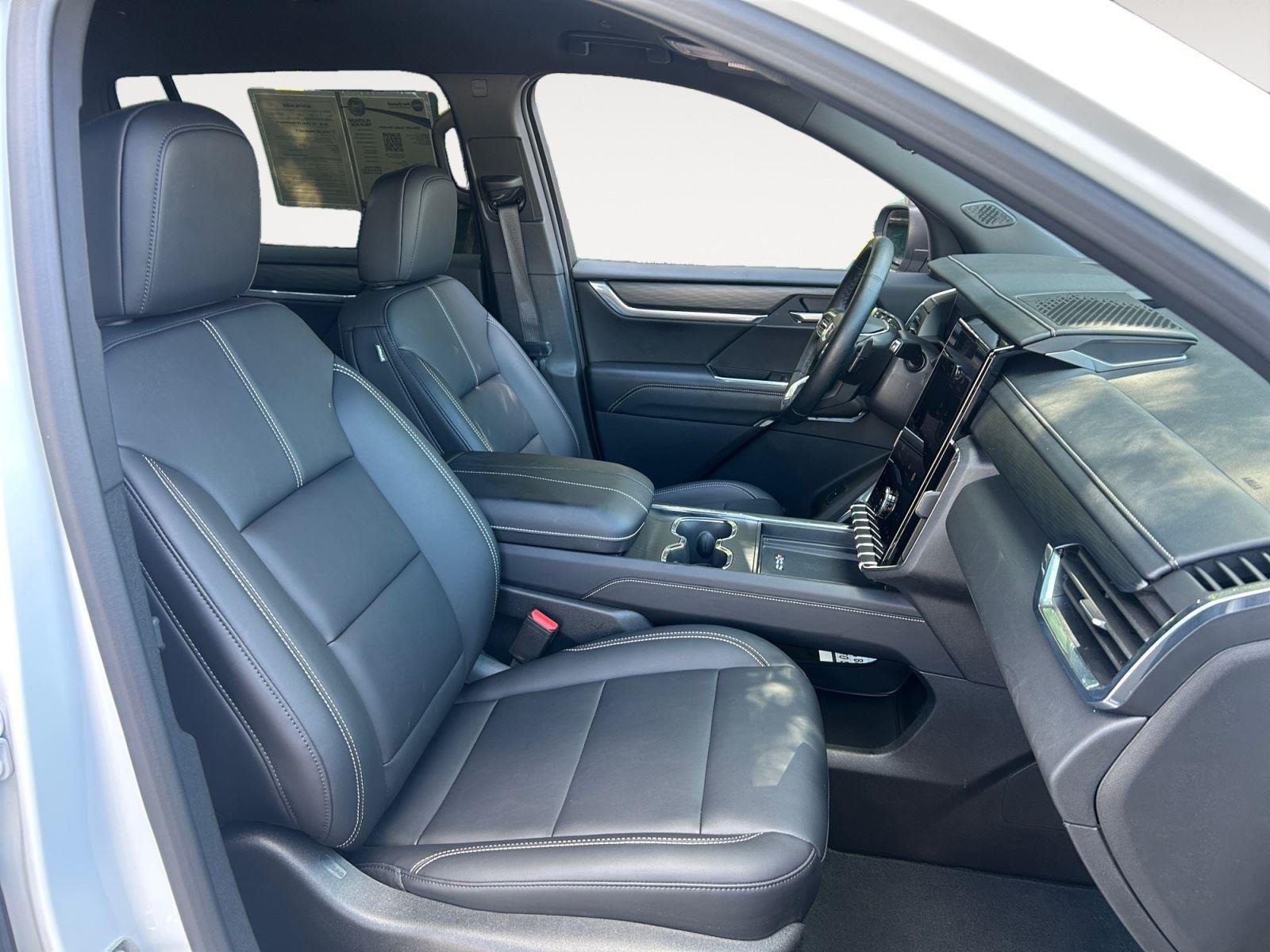 Used 2026 Summit White GMC AWD Elevation image 15