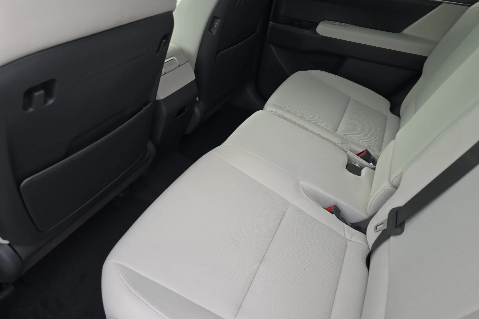 Used 2026 Black Hyundai SE image 11