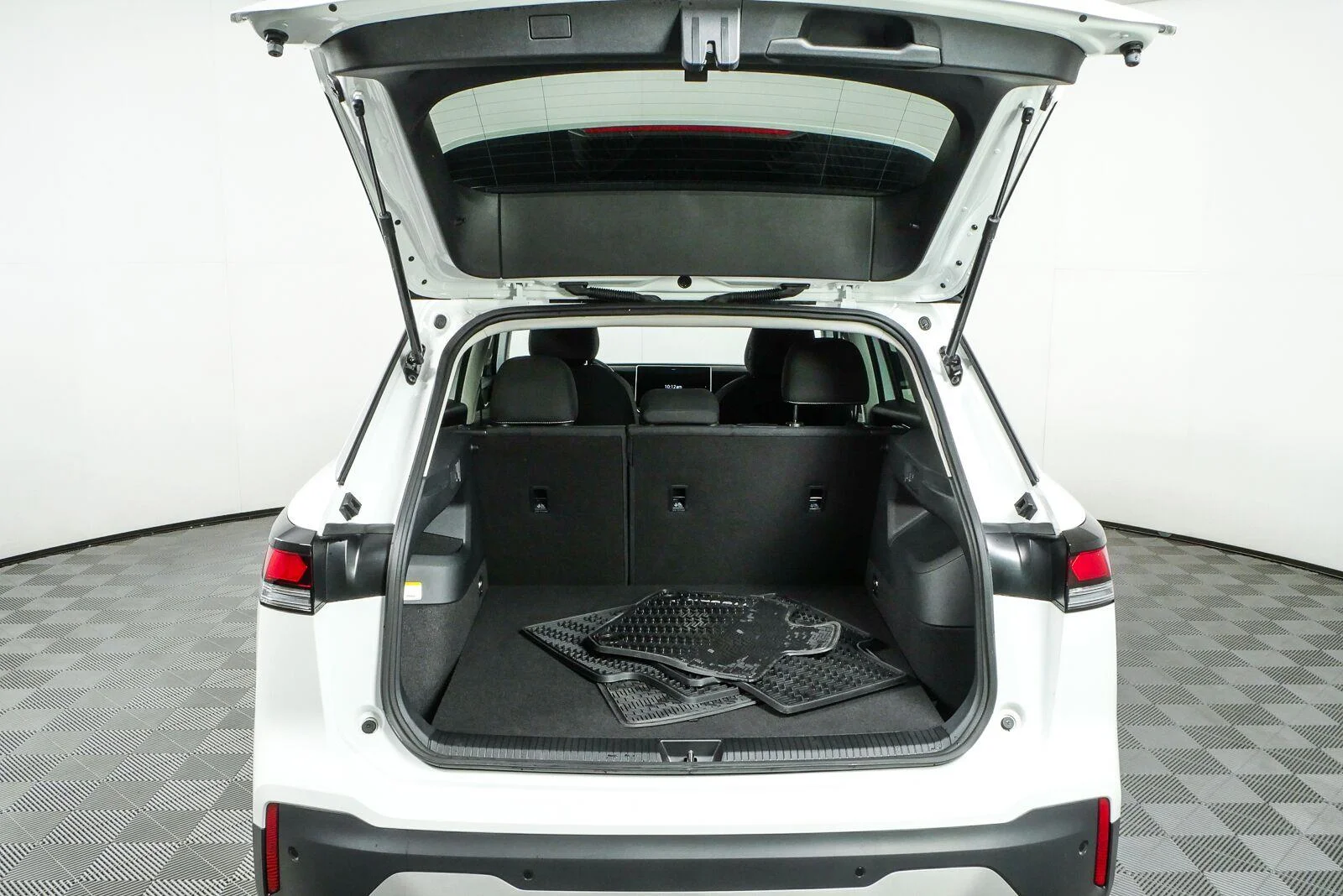 Certified Used 2025 Pure White Volkswagen S image 30