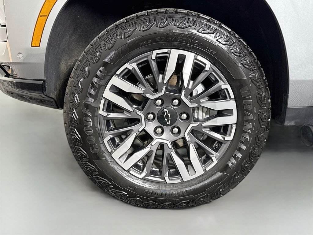 Used 2026 Gray Chevrolet Z71 image 32