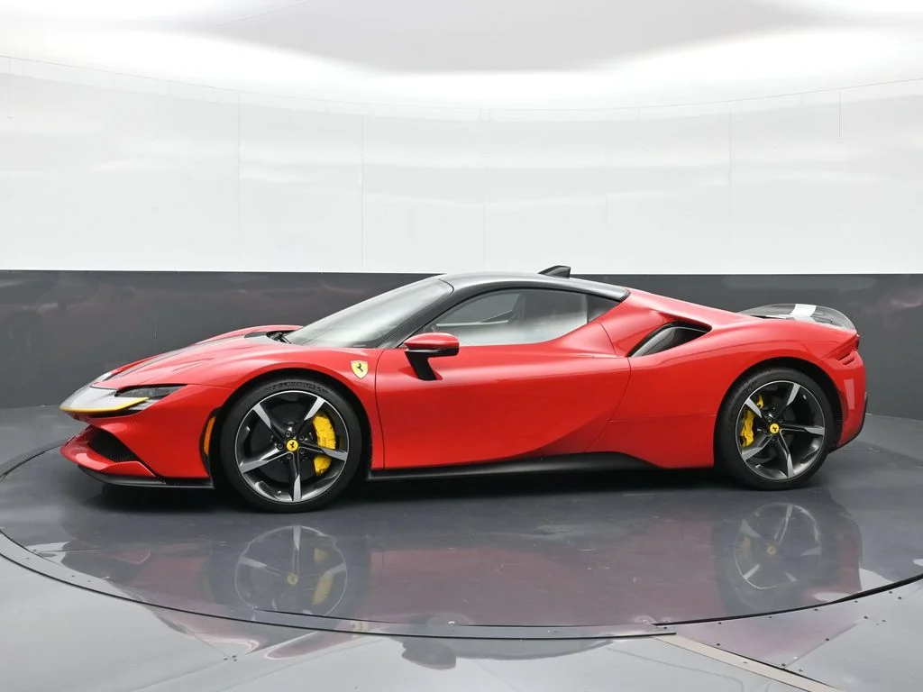 Used 2021  Ferrari Base image 3