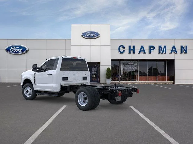 New 2026 Oxford White Ford F-350® XL image 4
