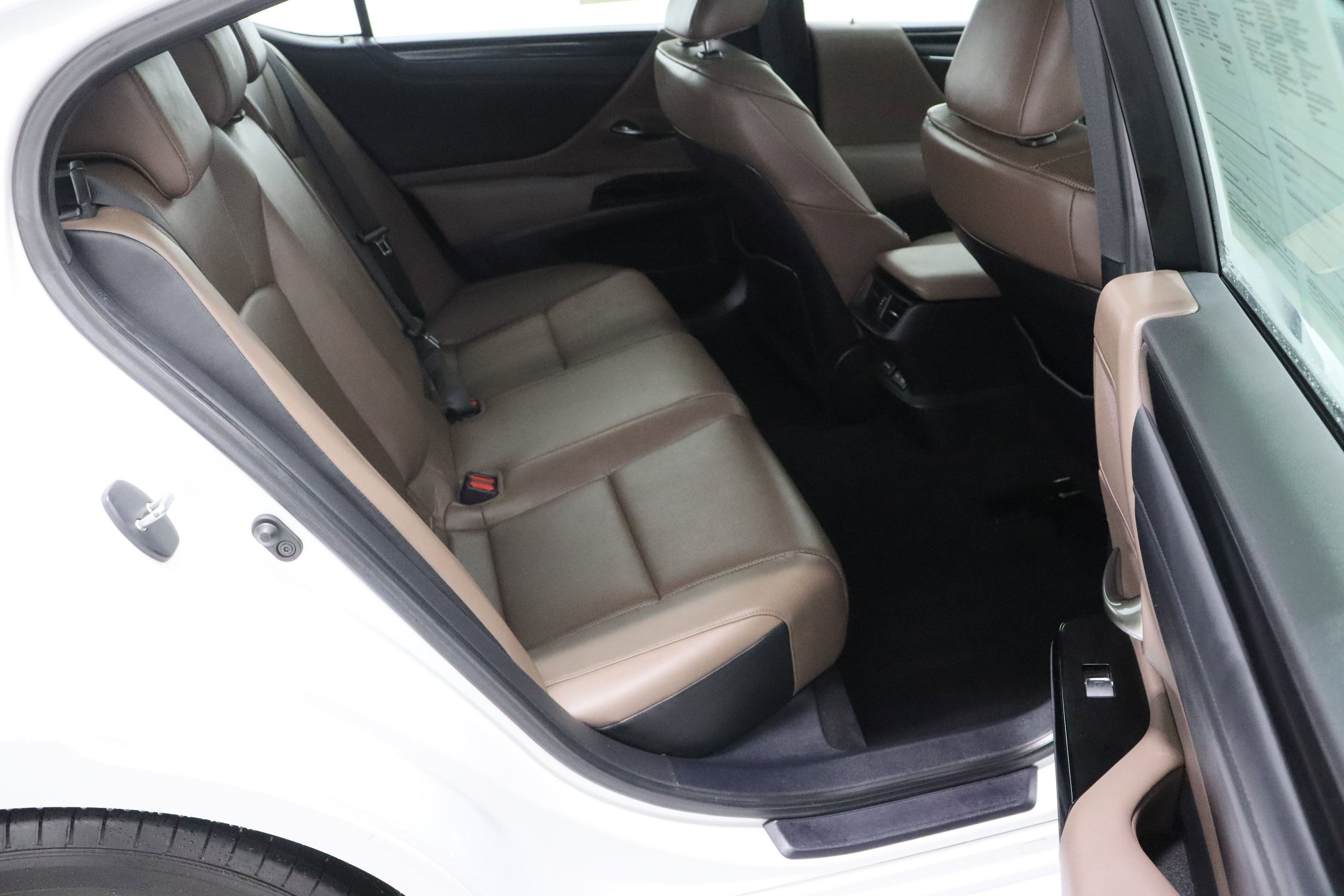 Used 2024 Eminent White Pearl Lexus ES 350 3.5L image 35