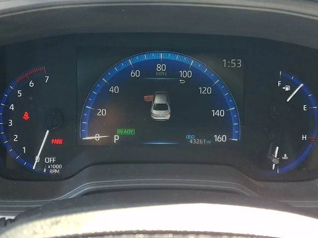 Used 2021  Toyota LE image 19