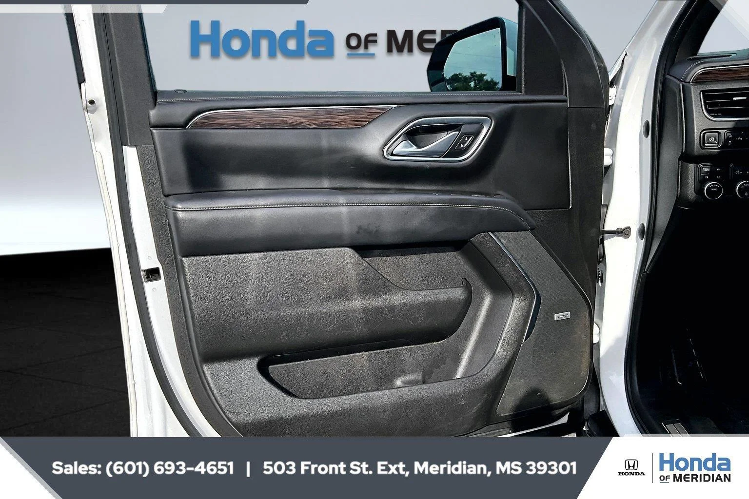 Used 2021 Summit White Chevrolet Z71 image 17