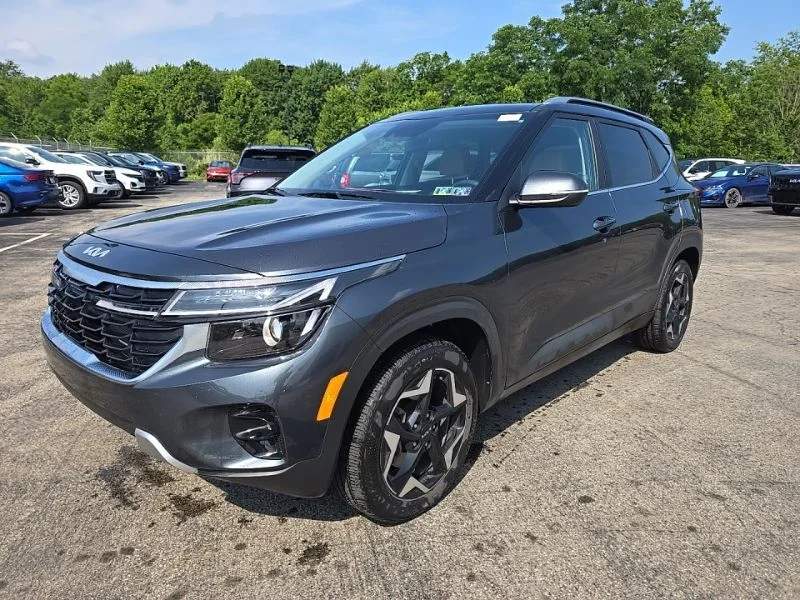 Used 2024 Gray Kia EX image 3
