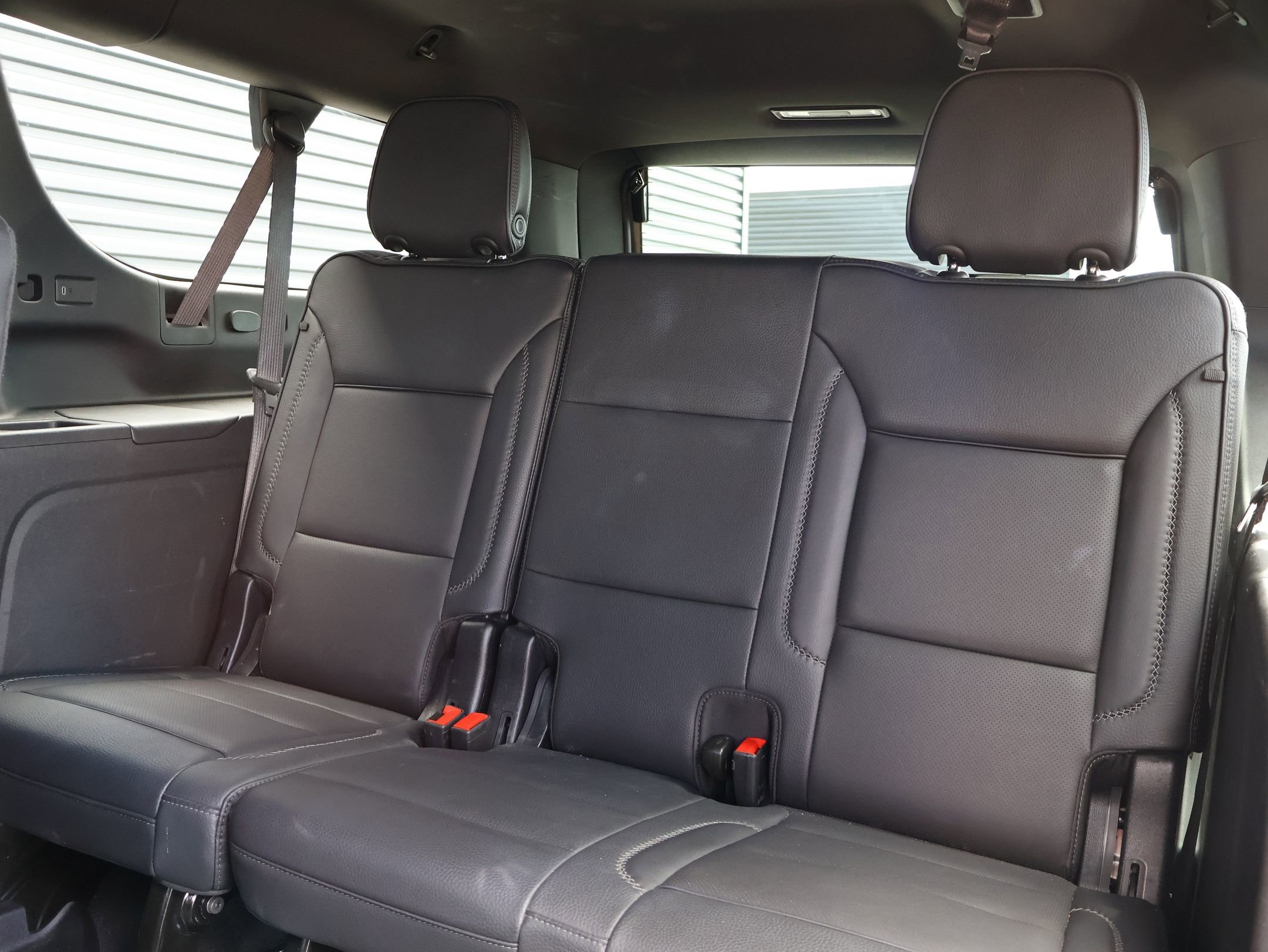 Used 2025 Onyx Black GMC Denali image 23