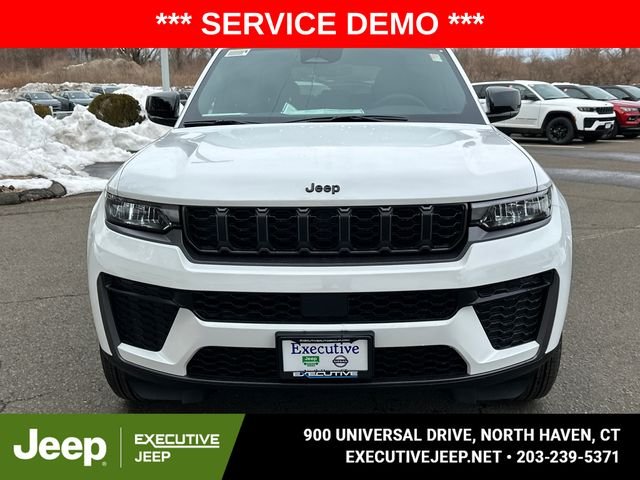 New 2026 Bright White Clear-Coat Exterior Paint Jeep Altitude image 6