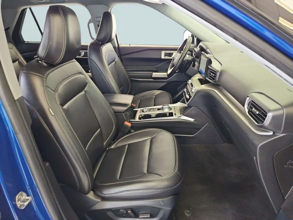 Used 2021 Blue Metallic Ford XLT image 28