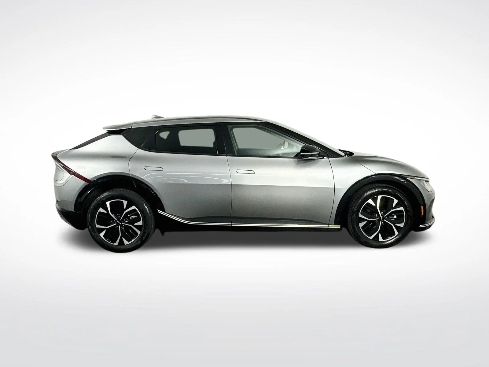 Used 2024 Steel Gray Kia Wind image 9