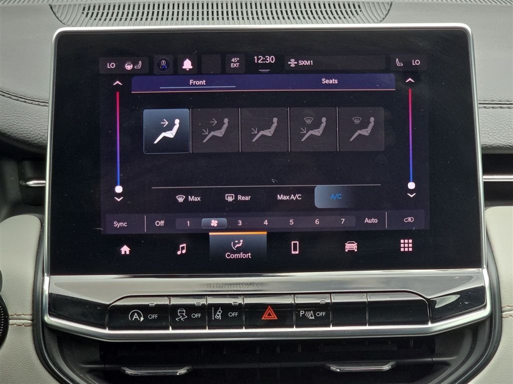 Certified Used 2024  Jeep Limited image 23